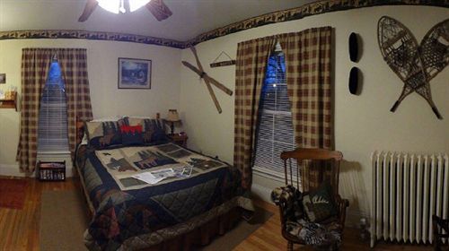 The Young House Bed And Breakfast Millinocket Esterno foto