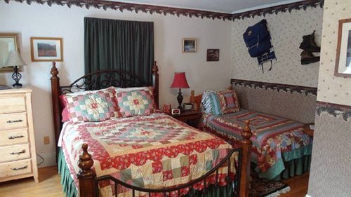 The Young House Bed And Breakfast Millinocket Esterno foto